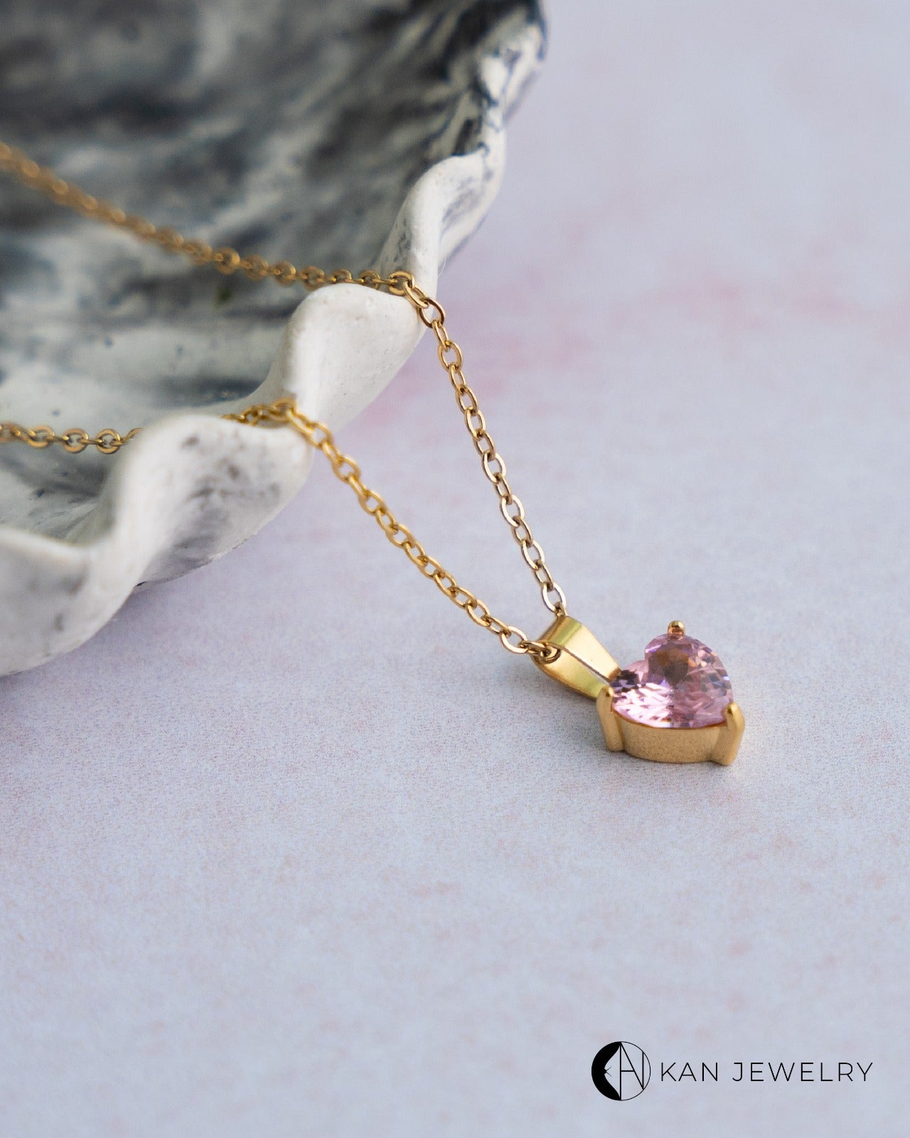 Collar con corazón de cristal